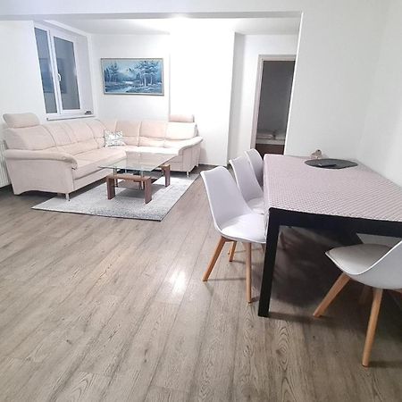 Апартаменти Apartament In Inima Dornei Ватра-Дорней Екстер'єр фото